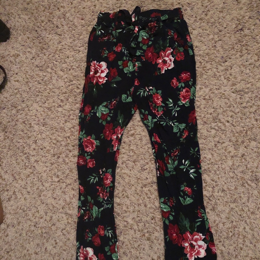 Women’s pants! Most barely worn or never worn!